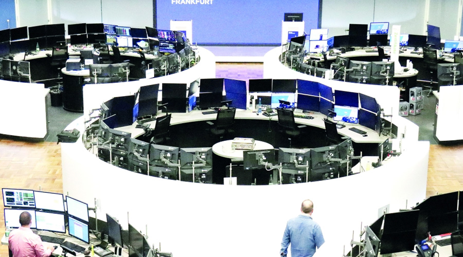 أسهم أوروبا تصعد وتترقب اجتماع «المركزي الأوروبي»