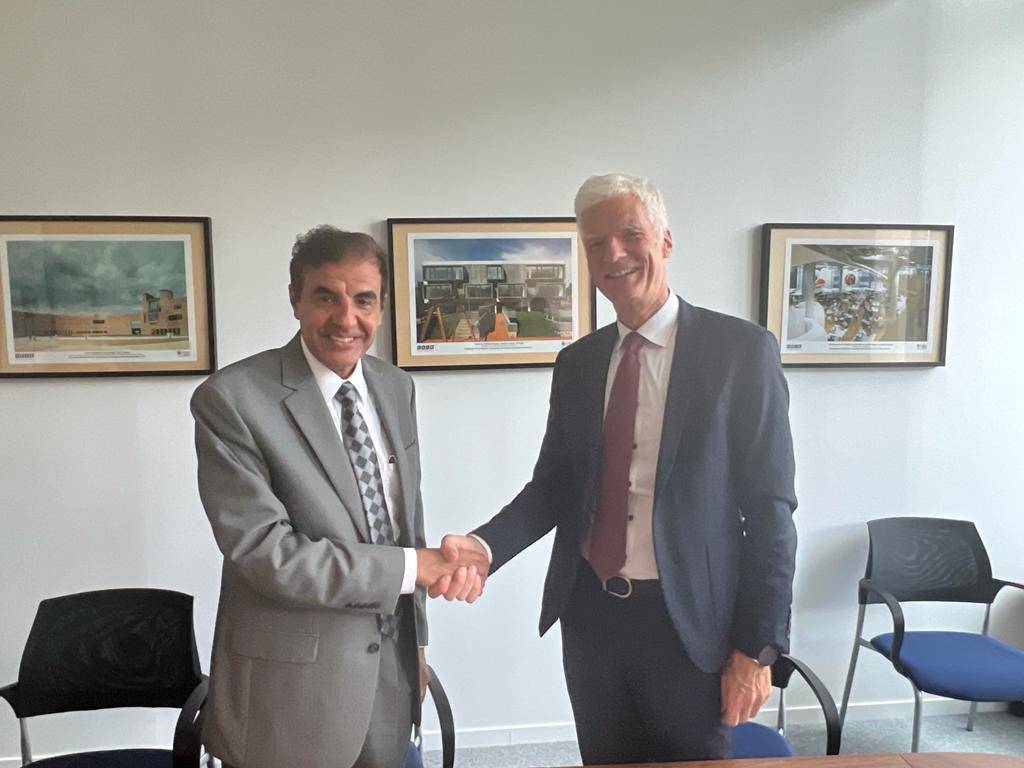 عقب توقيع الاتفاقية