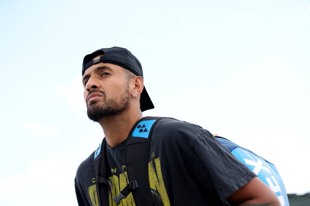 والد كيريوس يدافع عن ابنه