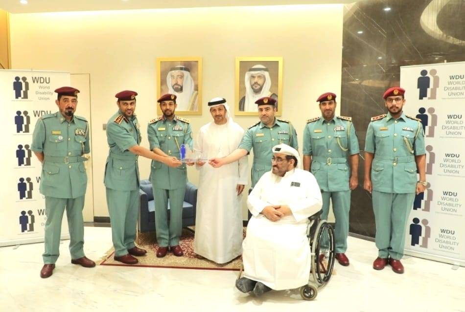 طارق بن خادم يكرّم شرطة «الغرب الشامل» في الشارقة