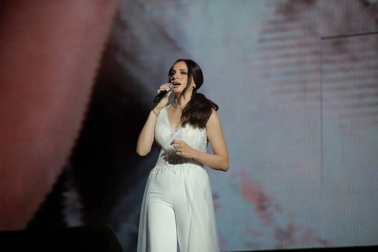 ( بالفيديو ).. آمال ماهر تتفاعل مع الجمهور في حفل الساحل الشمالي