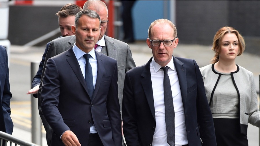 بكى وطلب المساعدة من جارته وهو بحالة يرثى لها..الإثارة مستمرة في محاكمة جيجز