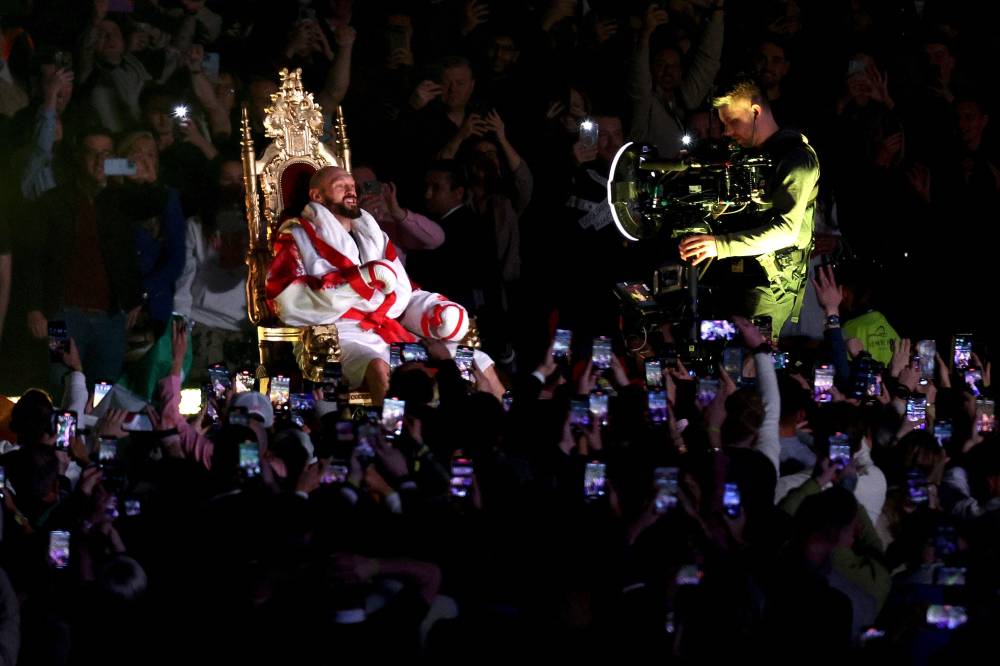مقتل ابن خال فيوري بعد مشاهدته نزال جوشوا وأوسيك