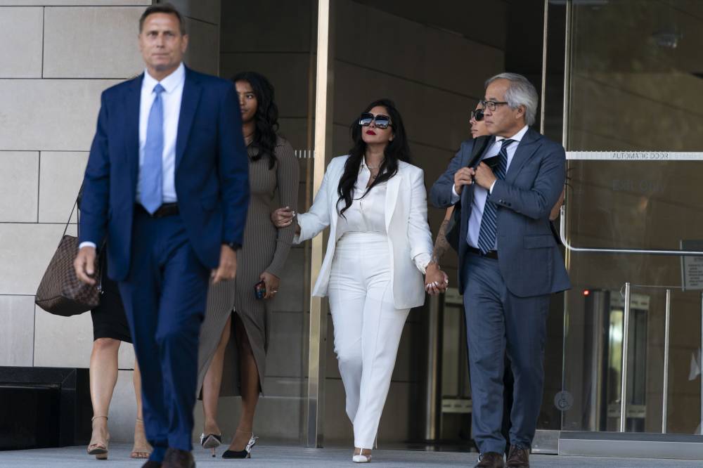 فانيسا لحظة خروجها من المحكمة الفيدرالية 