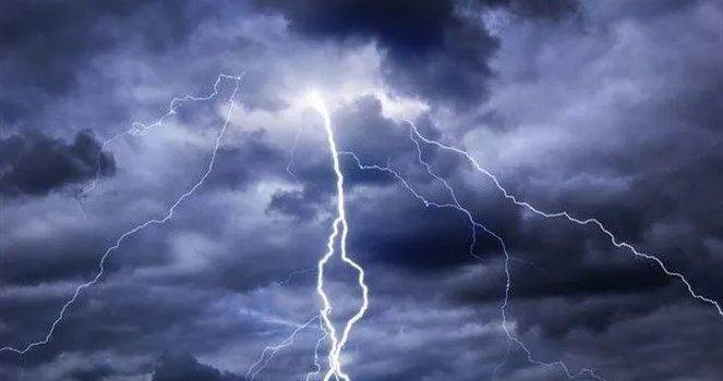 صاعقة رعدية 