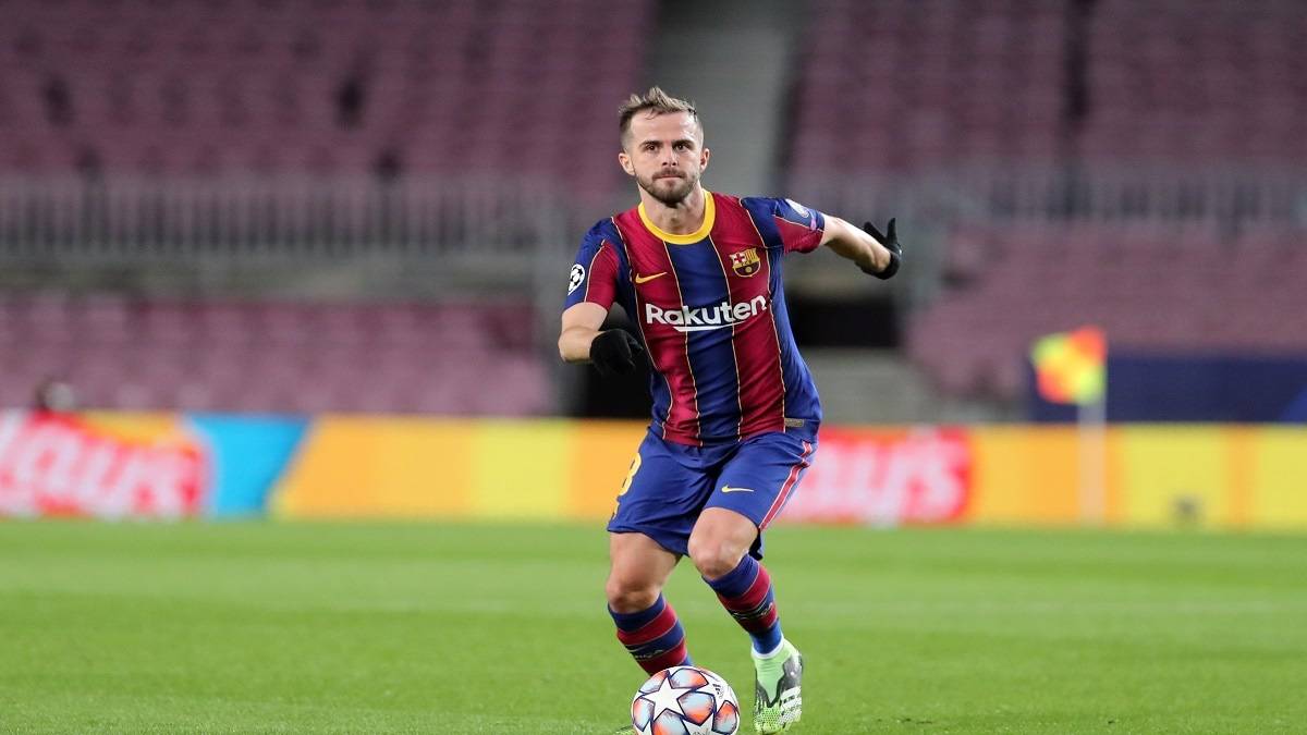 الشارقة يضع اللمسات الأخيرة لضم بيانيتش من برشلونة