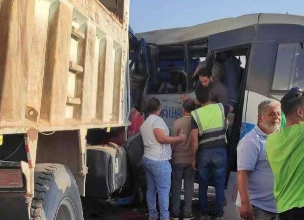 مصر.. إصابة 25 في حادث سير بطريق العين السخنة