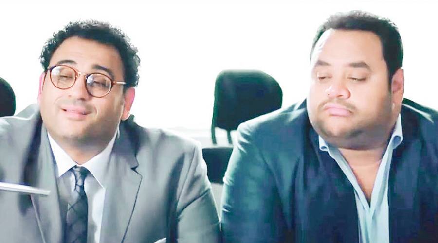  أكرم حسني ومحمد ممدوح في فيلم «بنك الحظ» 
