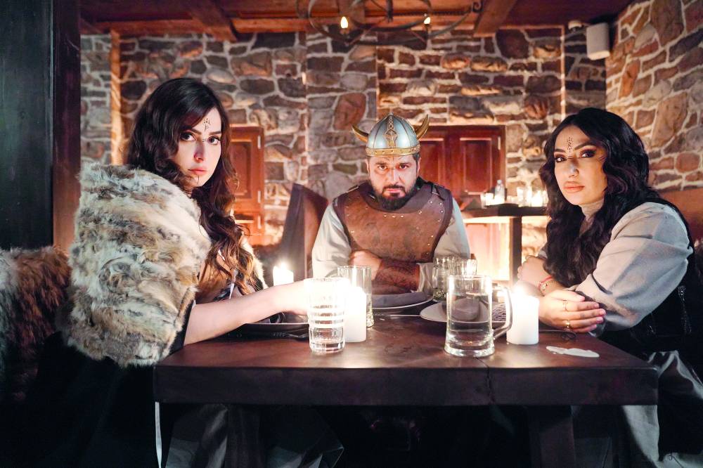 حسن حبيب مع رؤى الصبان وأمل محمد