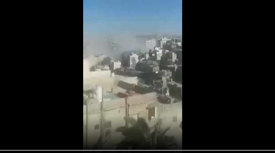 انهيار مبنى في العاصمة الأردنية عمان . 