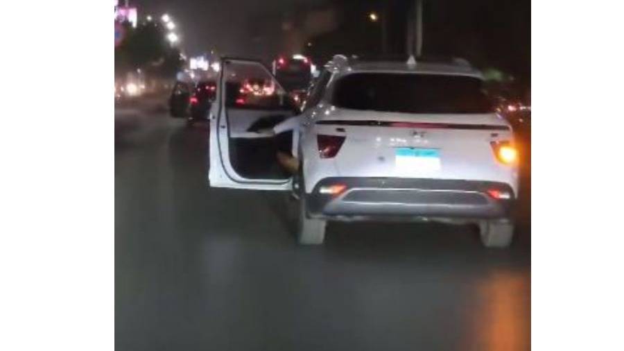 فيديو | مشاهد القيادة الخطرة تتكرر في القاهرة