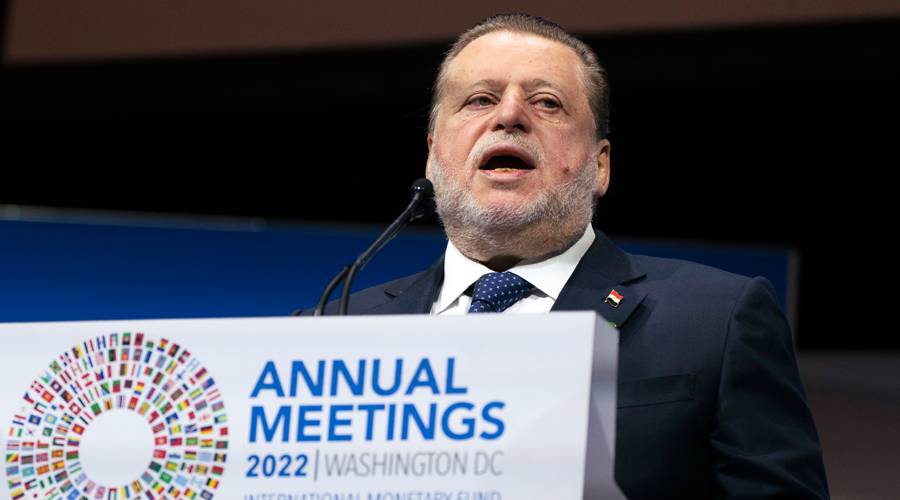 حسن عبد الله بتحدث أمام اجتماعات الصندوق والبنك الدولي 2022 بواشنطن (أ.ب)
