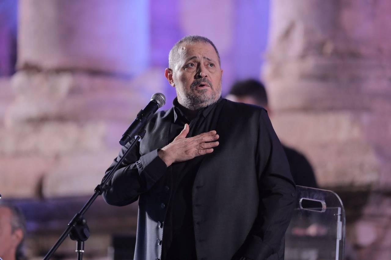 جورج وسوف: «أقضي يومي بشكل طبيعي وأتابع أخبار العالم»