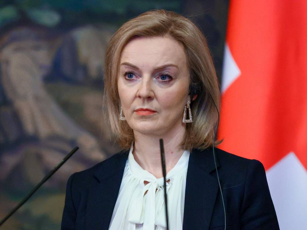 روسيا تنفي التجسس على هاتف ليز تراس