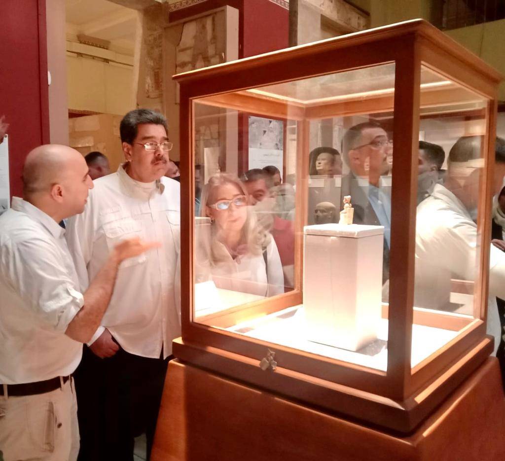 الأهرامات ومتحف التحرير يستقبلان رئيس فنزويلا