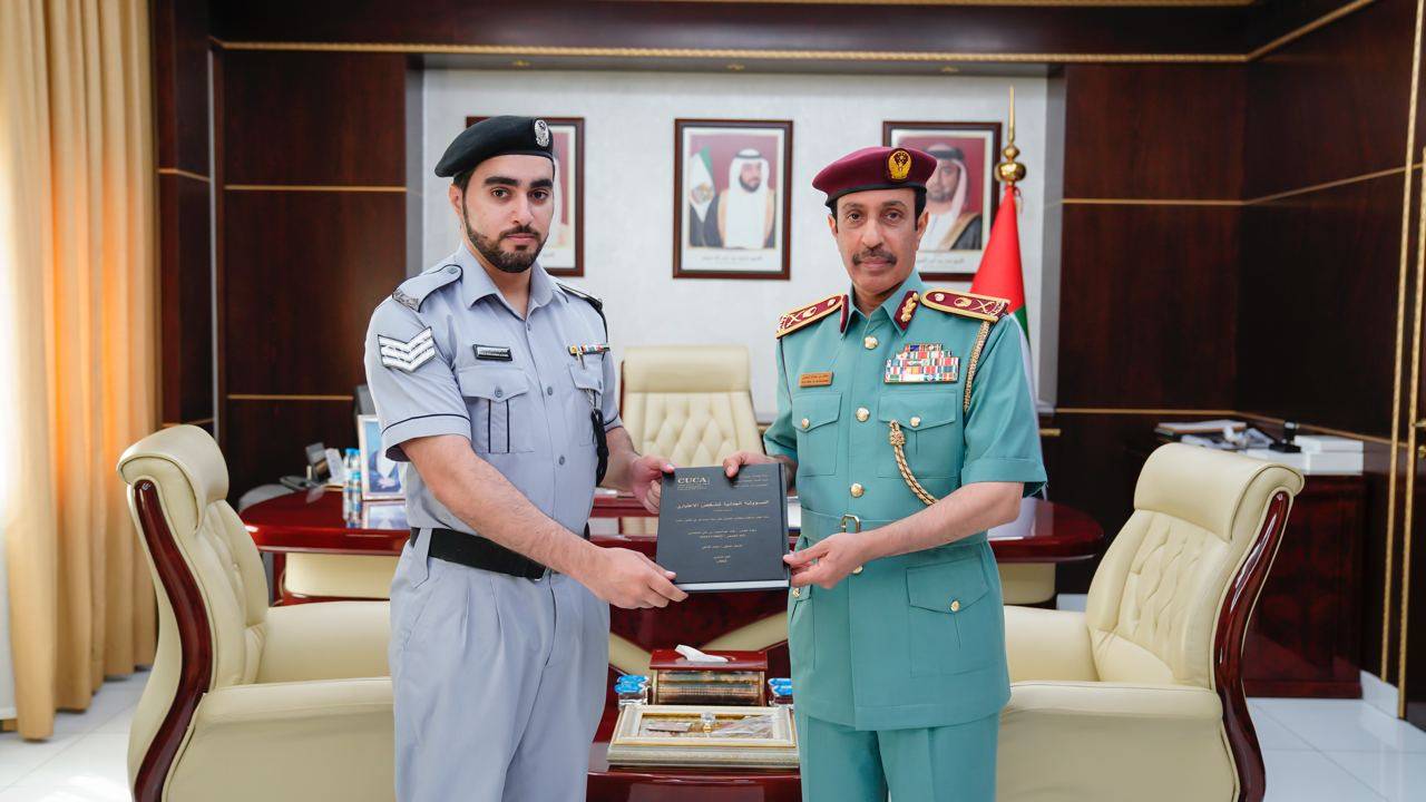  النعيمي يكرّم الشامسي