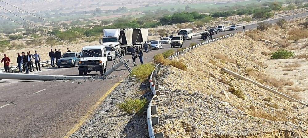 «عمود كهرباء» يعطل حركة المرور على طريق دولي في الأردن
