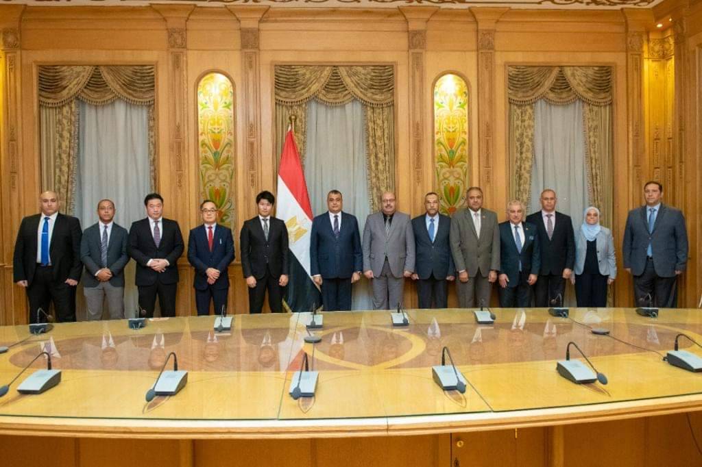 تعاون مصري ياباني لتصنيع جهاز يستخلص الماء من الهواء