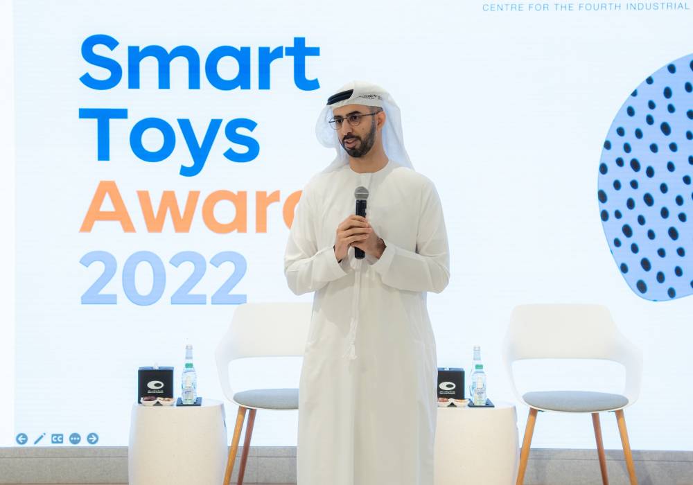 عمر سلطان العلماء خلال حفل الإعلان عن الفائزين