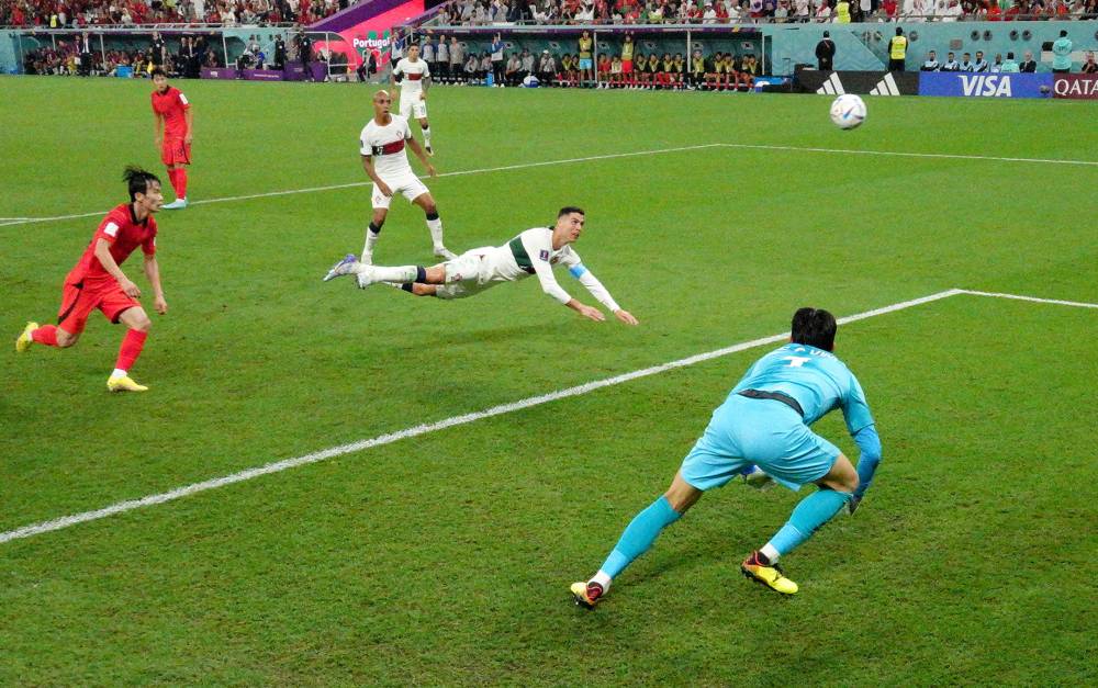 مونديال قطر 2022.. نجم سويسرا يحذّر من خطورة رونالدو