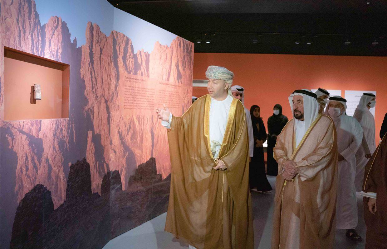 سلطان يفتتح معرض نشأة وتطور الحضارة العمانية