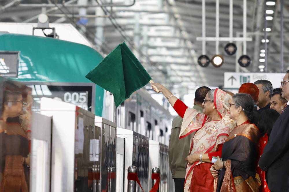 بنغلاديش.. افتتاح أول خط مترو معلّق في العاصمة دكا