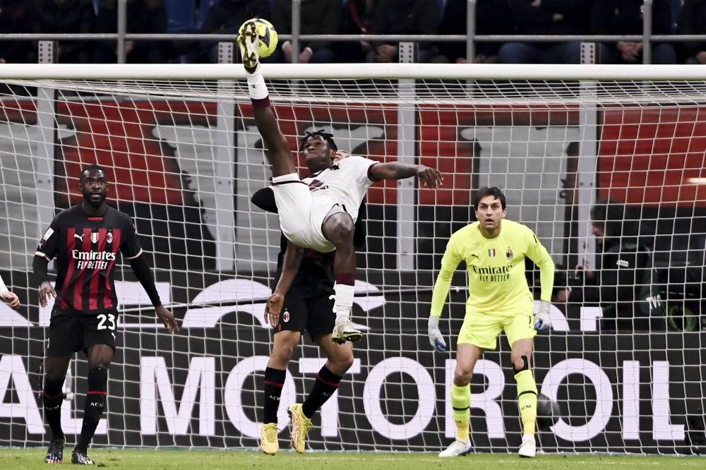 تورينو بعشرة لاعبين يقصي ميلان من ثمن نهائي كأس إيطاليا