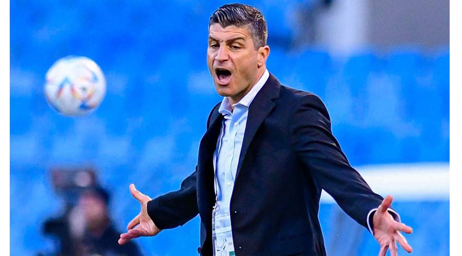 بيدرو وسالم الدوسري الأفضل في يناير