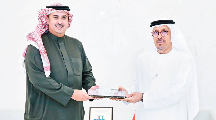 مدير محاكم دبي يستقبل وزير العدل البحريني