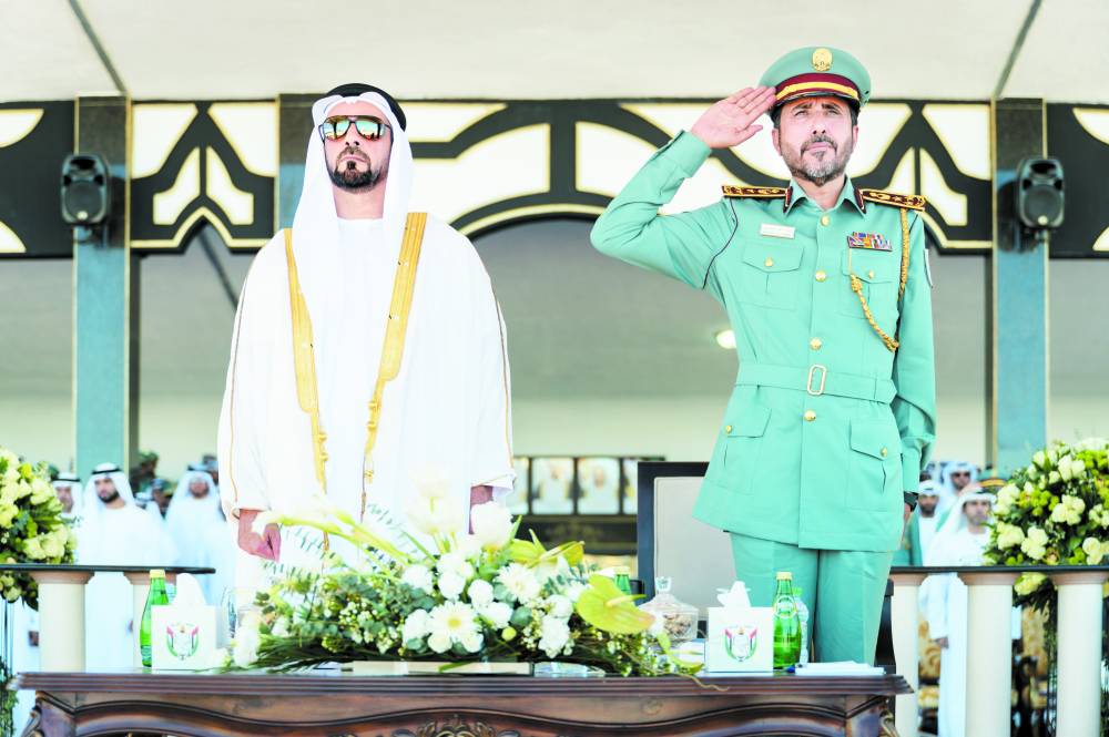 سيف بن زايد يشهد تخريج 3 دورات من طلبة كلية الشرطة