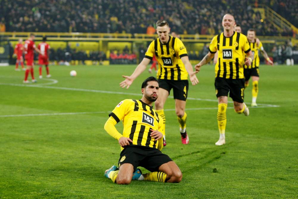 دورتموند يتصدر الدوري الألماني
