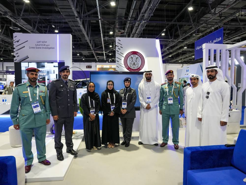 عدد من المشاركين في الجلسة الحوارية الشبابية