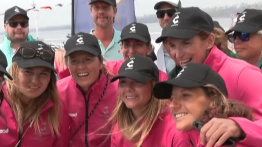 ست نساء يدعمن مرضى السرطان بالتجديف 8000 كيلومتر