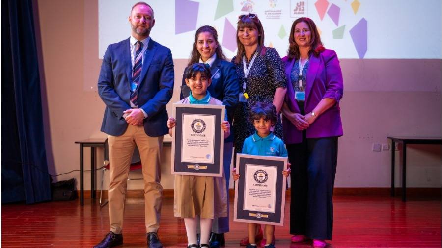 الظبي وسعيد يتسلمان شهادات «غينيس»