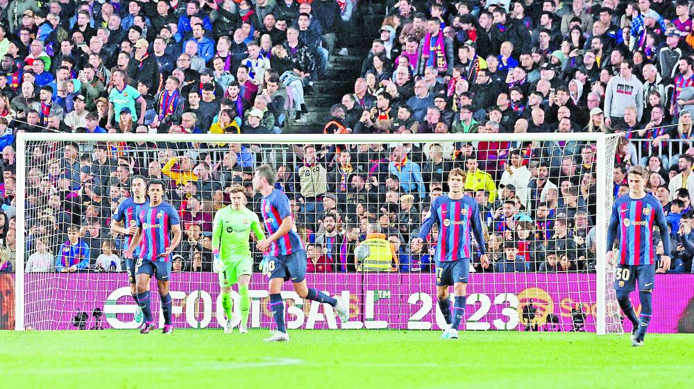 حسرة لاعبي برشلونة بعد الهدف الرابع لريال مدريد