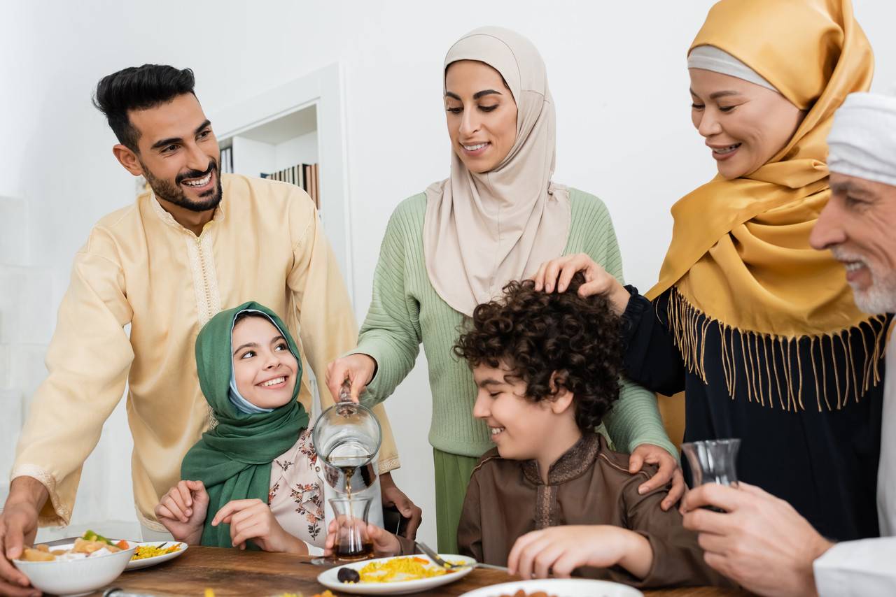 ما معنى صلة الرحم؟