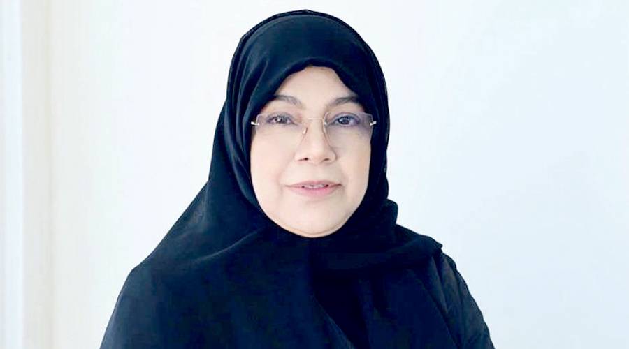  عائشة البيرق 
