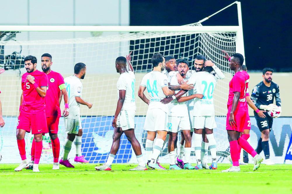 فرحة دبا بهدف الفوز على البطائح (تصوير: محمد شعلان)