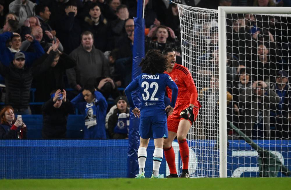 كورتوا يصرخ بعد إنقاذ تسديدة كوكوريا 