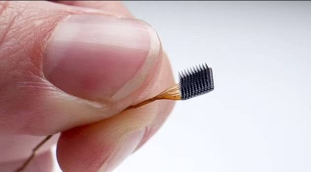 رقائق إلكترونية لعلاج الشلل