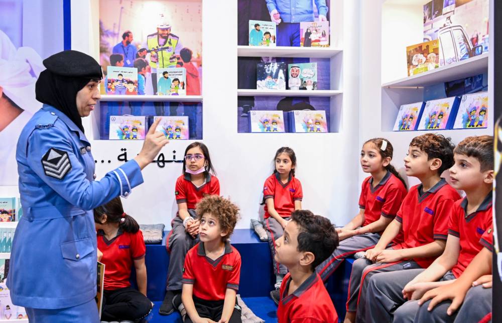 شرطة الشارقة تثري المهرجان القرائي بإصدارات ومحاضرات