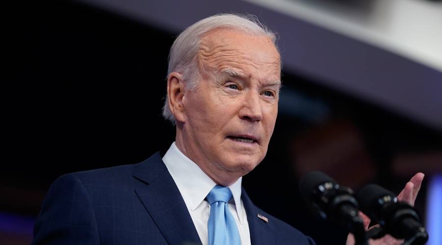 بايدن يلغي شرط التطعيم ضد كوفيد للمسافرين الأجانب