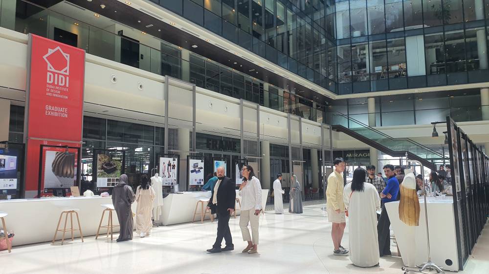 خريجو معهد دبي للتصميم يبدعون في الذكاء الاصطناعي والاستدامة