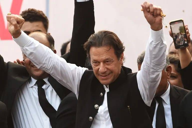 رئيس الوزراء السابق وزعيم حزب «إنصاف» عمران خان
(أ ف ب)