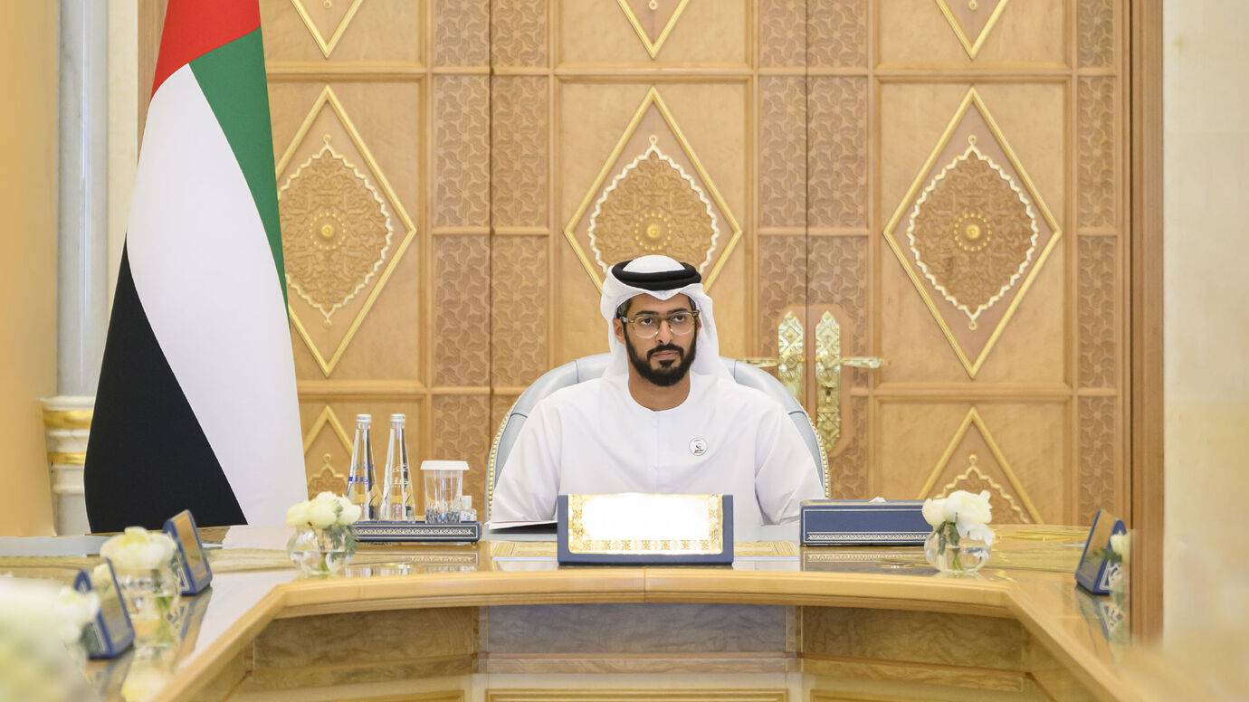 زايد بن حمدان بن زايد يوجّه بإعداد استراتيجية شاملة لتطوير قطاع الإعلام