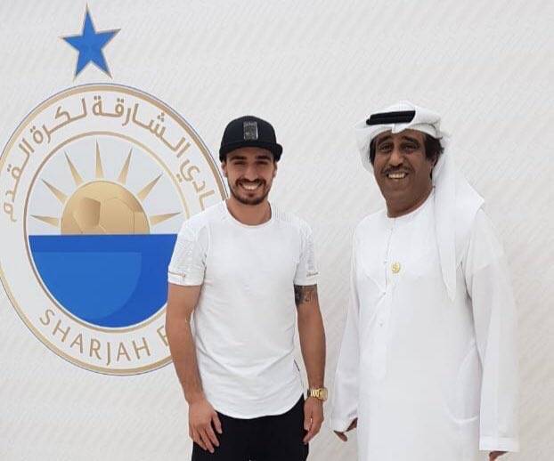 العجلة وإيجو يوم وصول اللاعب إلى الشارقة في يوليو 2018