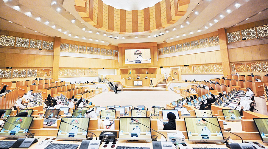  خلال إحدى جلسات المجلس 