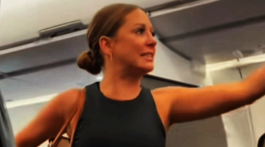 أمريكية تعطل رحلة طائرة 3 ساعات بسبب رؤية «شبح»