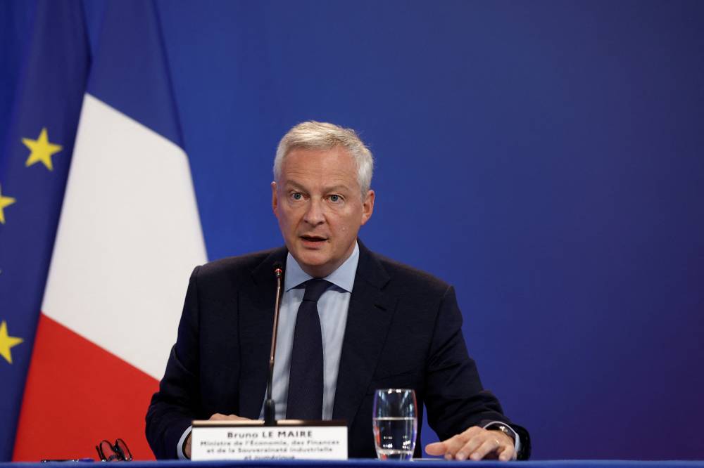 برونو لو ميرخلال مؤتمر صحفي في باريس، فرنسا (رويترز) 