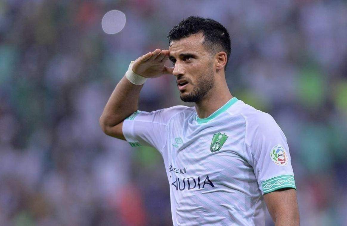 تنازل عن مستحقاته..عمر السومة يغادر الأهلي السعودي